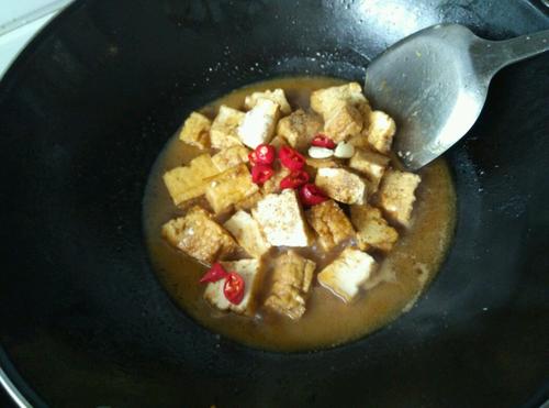 酱扒油豆腐的做法