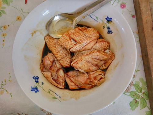 干锅香辣鸡翅的做法