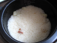 腊肉土豆焖锅巴饭的做法步骤8