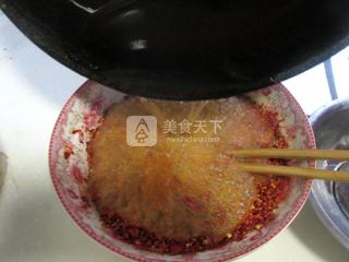自制红亮辣椒油的做法步骤：5