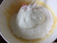 苺干酸奶蜂蜜马芬的做法步骤9