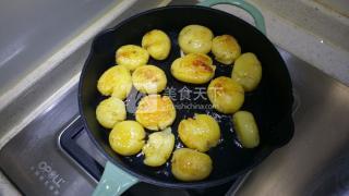 孜然麻辣小土豆的做法步骤：11