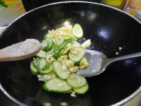 黄瓜炒鸡蛋的做法步骤10