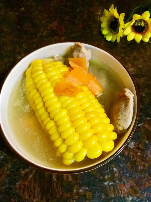 玉米猪展汤