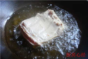 无油凉粉蒸扣肉的做法步骤2