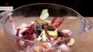 【砂锅黄焖鸡】美味易做的做法步骤：3