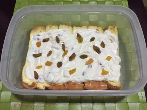 白葡萄果干淡奶油三文蛋糕便当的做法