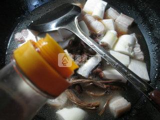 茶树菇茭白烧五花肉的做法步骤：7