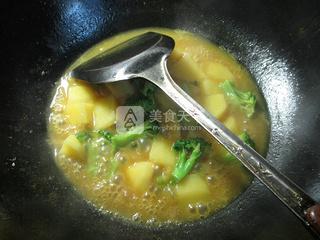 咖喱西兰花土豆的做法步骤：4
