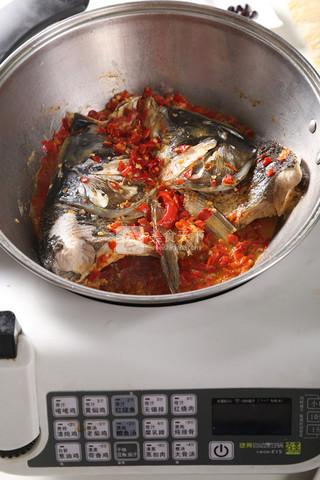 剁椒鱼头—捷赛私房菜的做法步骤：5