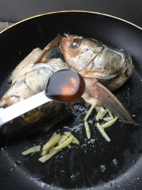 桂圆核桃鱼头汤的做法步骤4
