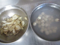 百合莲籽粥的做法步骤2