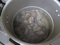 香菇豆干烧野鸭的做法步骤5