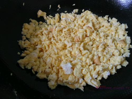 韭菜鸡蛋虾皮饺子的做法