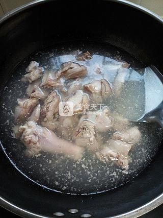 茶香栗子鸡的做法步骤：4