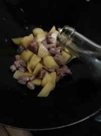 土豆烧排骨的做法步骤5