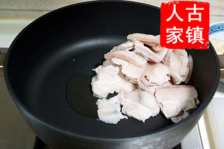回锅肉的做法步骤：8
