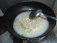 香菇烧鸡块的做法步骤5