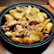 塔吉锅版土豆焖鸡腿的做法