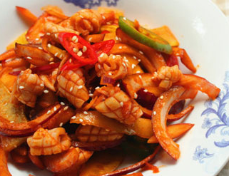 韩式凉拌鱿鱼的家常做法 凉拌爽口好吃的韩国新鲜鱿鱼