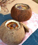 【椰子乌鸡汤的功效】椰子乌鸡汤的做法_椰子乌鸡汤要煲多久