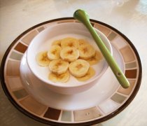 【香蕉牛奶汁的做法】香蕉牛奶汁的功效_香蕉牛奶汁宝宝能喝吗