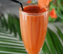 【胡萝卜汁的做法】胡萝卜汁的功效与作用_胡萝卜榨汁有营养吗