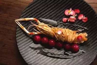 【做菜网】火龙果金丝缠螯虾