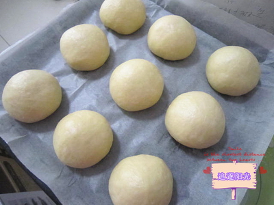 豆沙香酥粒面包步骤5