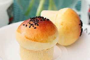 蘑菇头豆沙小面包