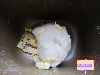 日式香浓炼奶面包步骤2