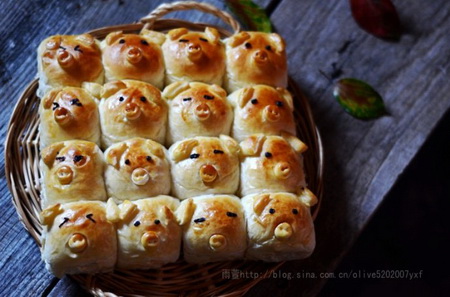 小猪头挤挤面包的做法