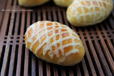 橄榄形酥香面包