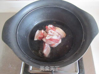 胡萝卜烧肉的做法步骤：3