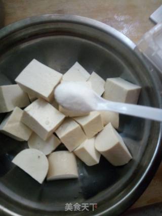 淡菜干炖豆腐的做法步骤：1