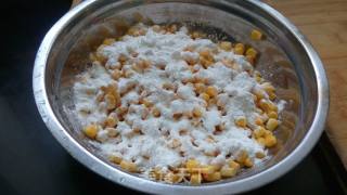 酥香玉米粒的做法步骤：1
